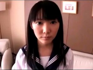 この魅力的なビデオで若き誘惑者の野生の欲望を体験してください。内なる魅力を解放し、より一層を望むようになります。魅了される準備を整えてください。