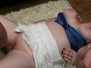 He is licking her fat pussy before fucking. He is licking her fat pussy before fucking