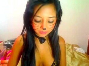 Busty Darksome Brown On Livecam
