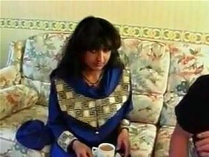 Indian Amateur Girls Upskirts - Indian Upskirt porn videos at Xecce.com