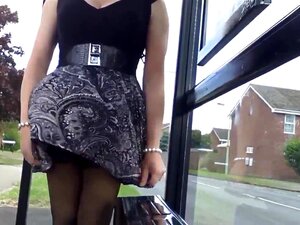 black patterned windy upskirt stockings,