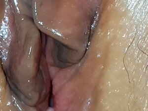 Experience pure pleasure as this mature girl opens up close and tight in HD. See her pussy.