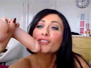 Leila Botwin vidéos porno sur webcam - CamTorride.com