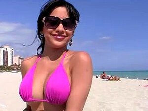 Beach Pick Up - Beach Pick Up porn videos at Xecce.com