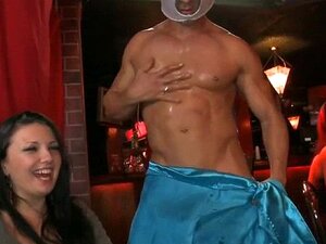 Strip Tease Partie vidéos porno sur webcam - CamTorride.com