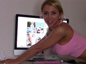 Findoms porn videos at Xecce.com