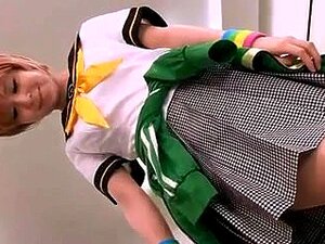 Japanischer Vierer mit geiler Cosplay Schlampe Japanischer Vierer mit geiler Cosplay Schlampe