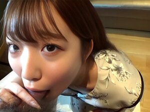 色白清楚の18歳現役女子○生！ちんぽ見ただけでぐちょぐちょ濡らす今時10代普通少女が隠し持つ変態エロス！