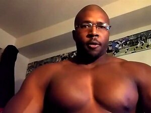 Gay Bodybuilder porn videos at Xecce.com